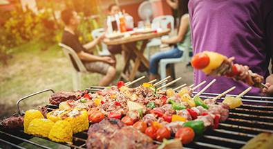 Quel bois et quel charbon de bois choisir pour mon barbecue ?